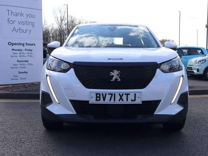 Used Peugeot 2008 Active Premium 100 HP (73 kW) 2021 White SUV
