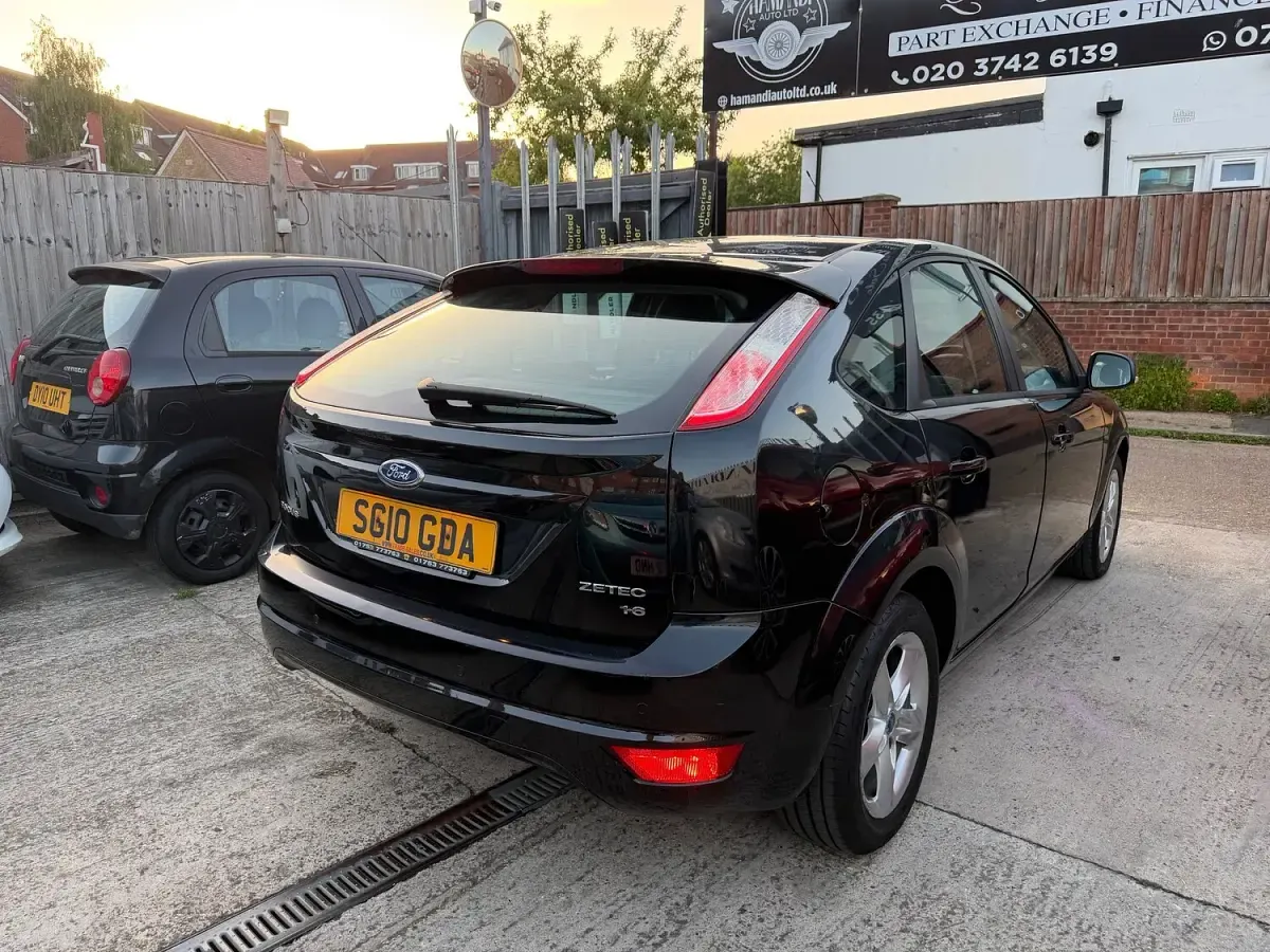 Used Ford Focus Zetec 99 HP (72 kW) 2010 Black Hatchback