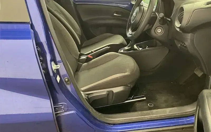 Used Toyota Aygo X PURE 72 HP (52 kW) 2024 Blue SUV