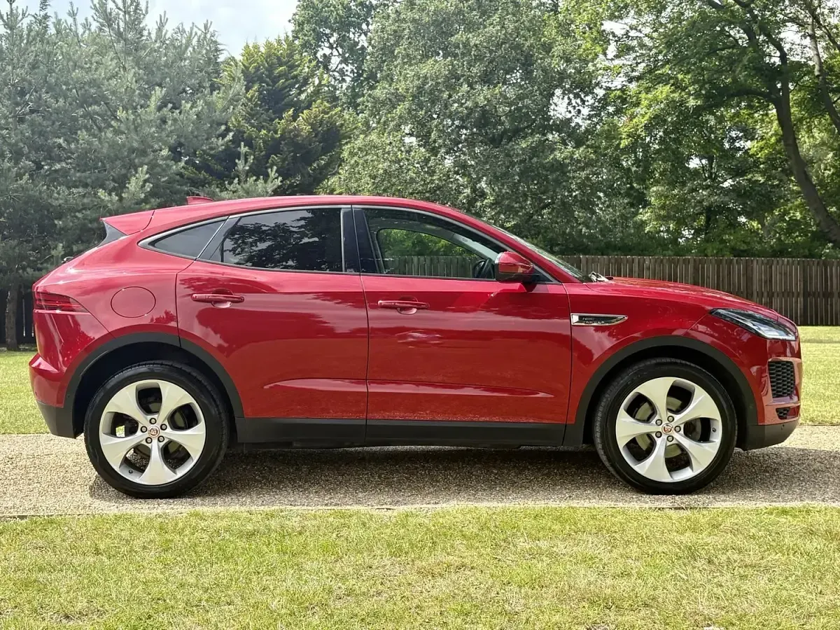 Used Jaguar E-Pace 180 HP (132 kW) 2019 Red SUV