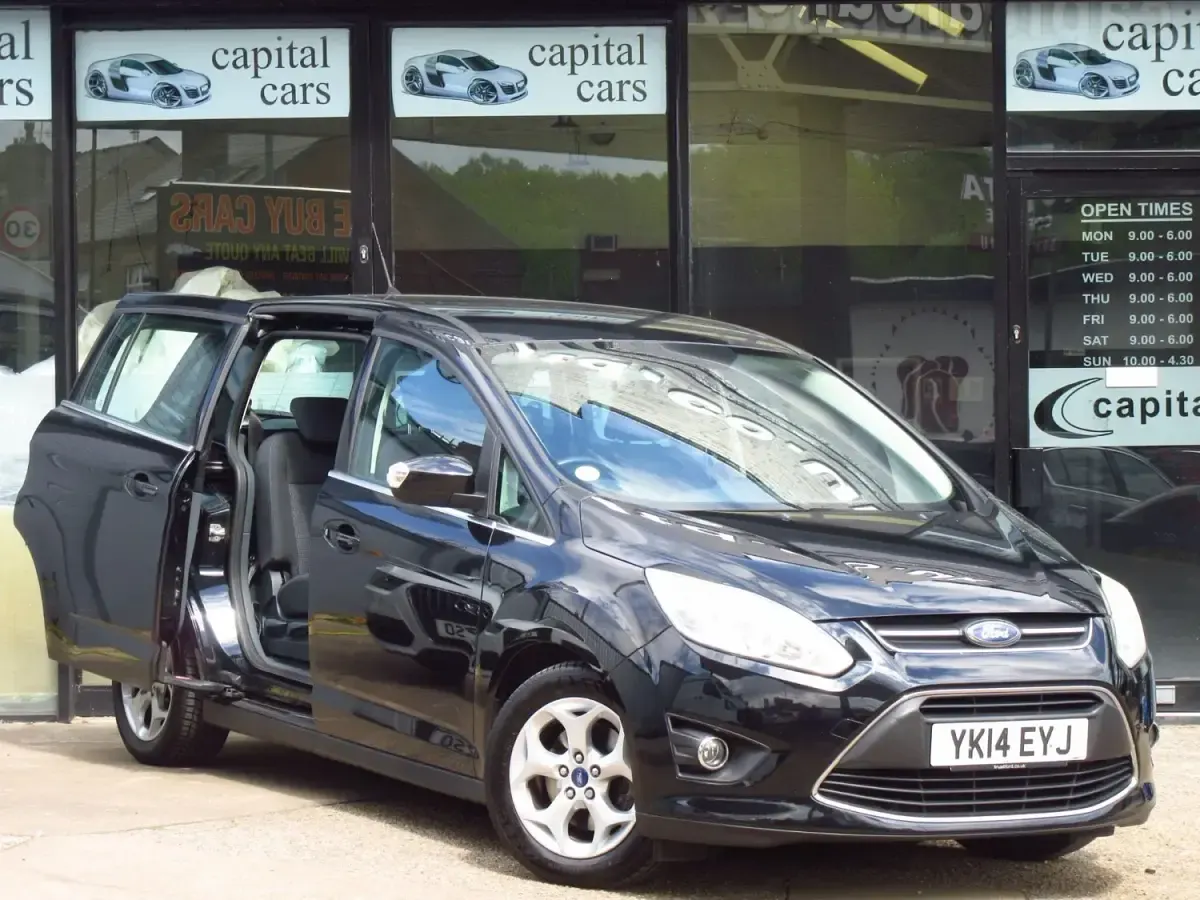 Usado Ford Grand C-Max Zetec 115 HP (84 kW) 2014 Preto Monovolume