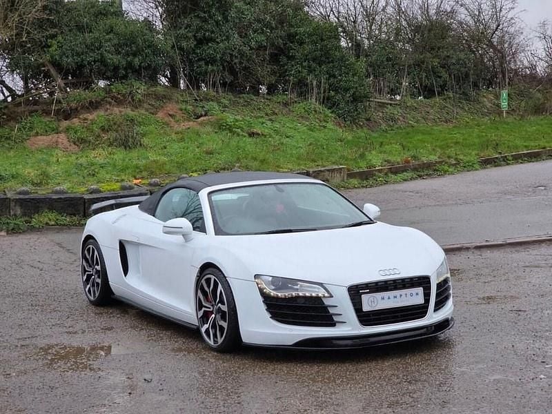 Begagnad Audi R8 Spyder Design 430 HK (316 kW) 2012 Vit Cab