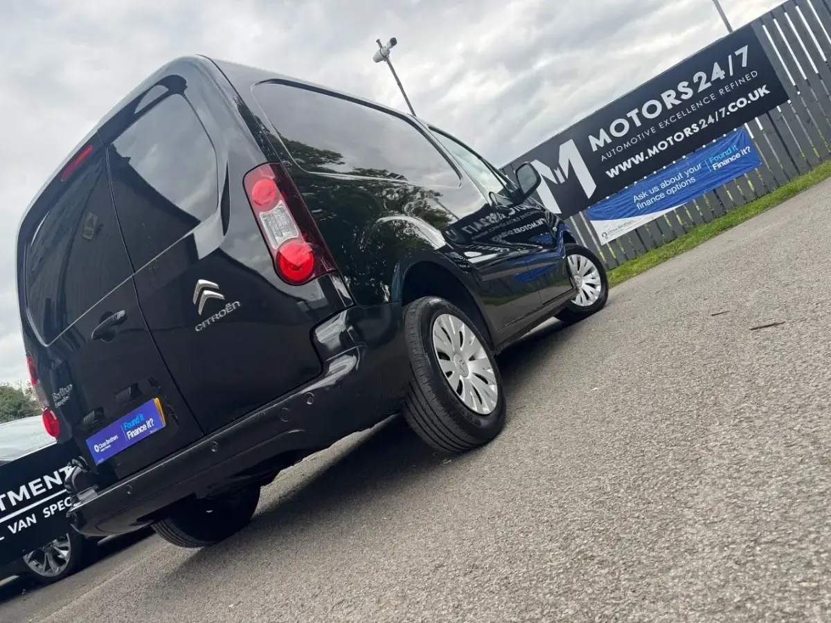 Used Citroën Berlingo 75 HP (55 kW) 2015 Black MPV