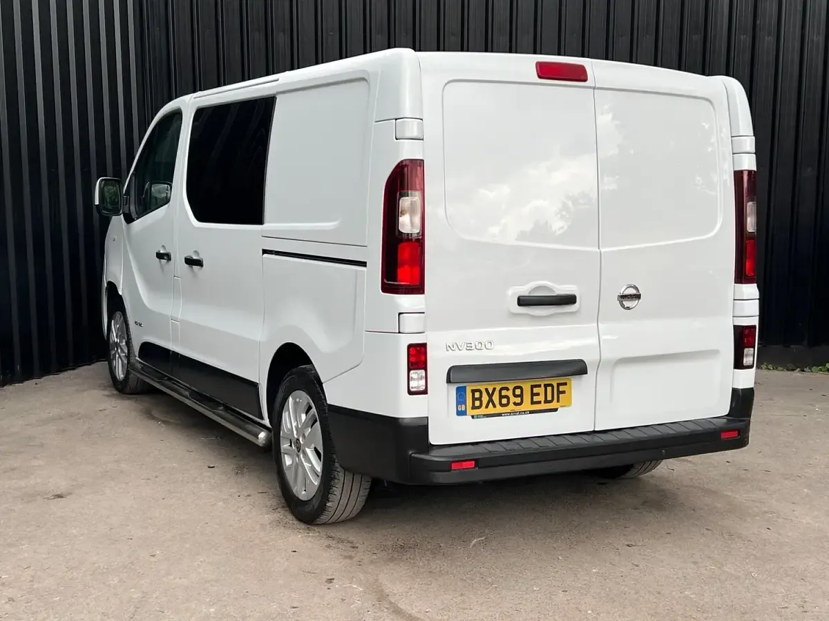 Used Nissan NV300 Tekna 125 HP (91 kW) 2019 White Van
