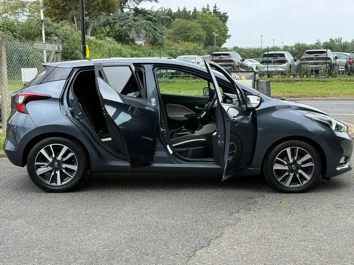 Used Nissan Micra N-Connecta 90 HP (66 kW) 2018 Grey Hatchback