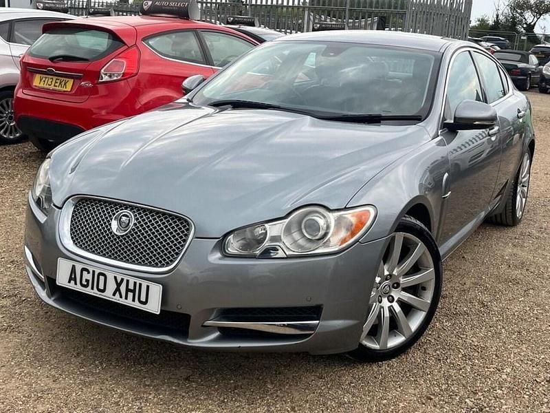 Begagnad Jaguar XF Premium Luxury 2010 Grå Sedan