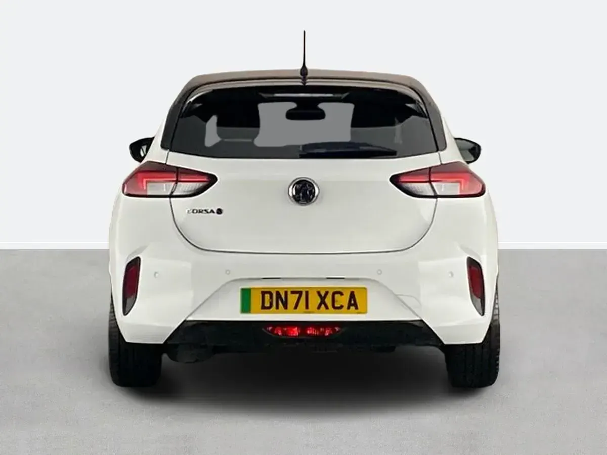 Second-hand Vauxhall Corsa-e SRi 100 kW (136 CP) 2021 Alb Hatchback