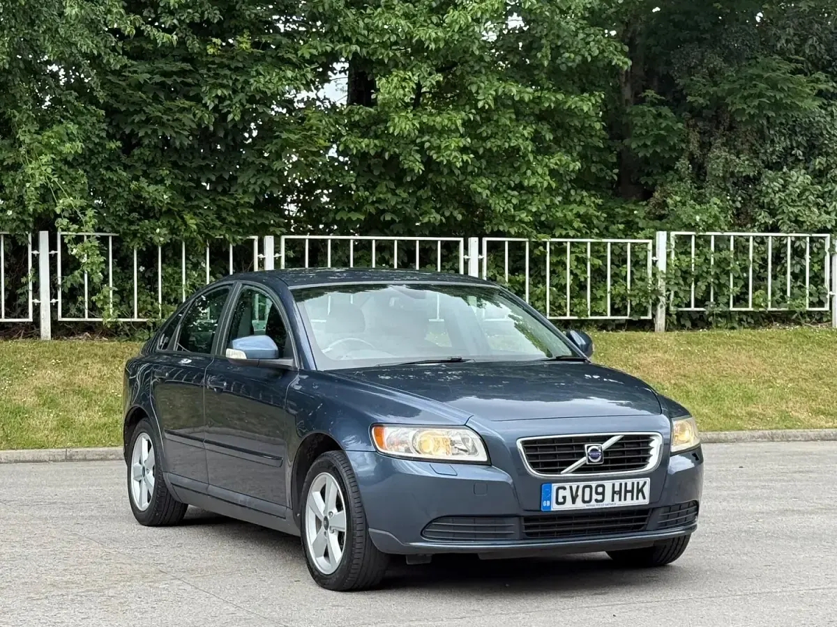 Used Volvo S40 2009 Blue Sedan