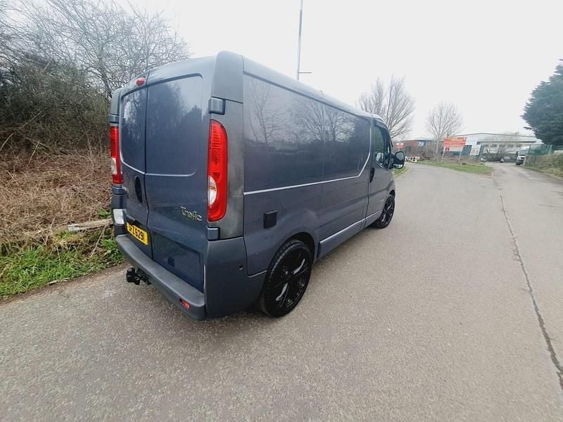 Begagnad Renault Trafic 115 HK (84 kW) 2014 Grå Minibuss