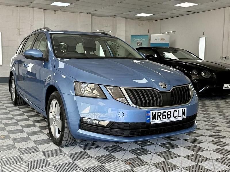 Used Skoda Octavia SE 115 HP (84 kW) 2018 Blue Estate