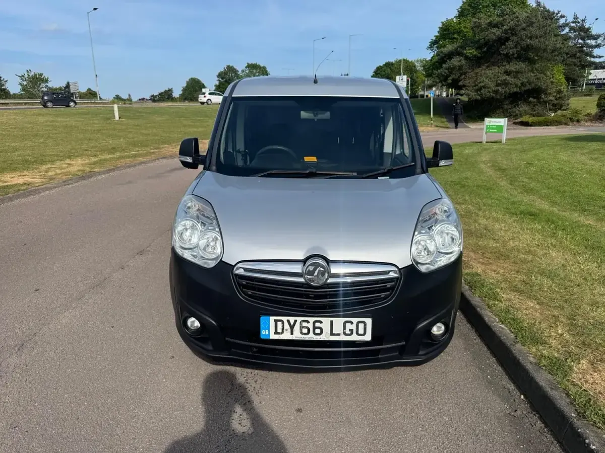 Used Vauxhall Combo 2017 Silver MPV