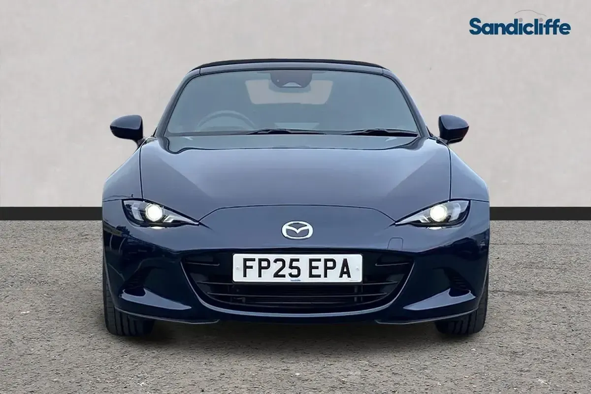 Usado Mazda MX5 132 HP (97 kW) 2025 Azul Cabrios