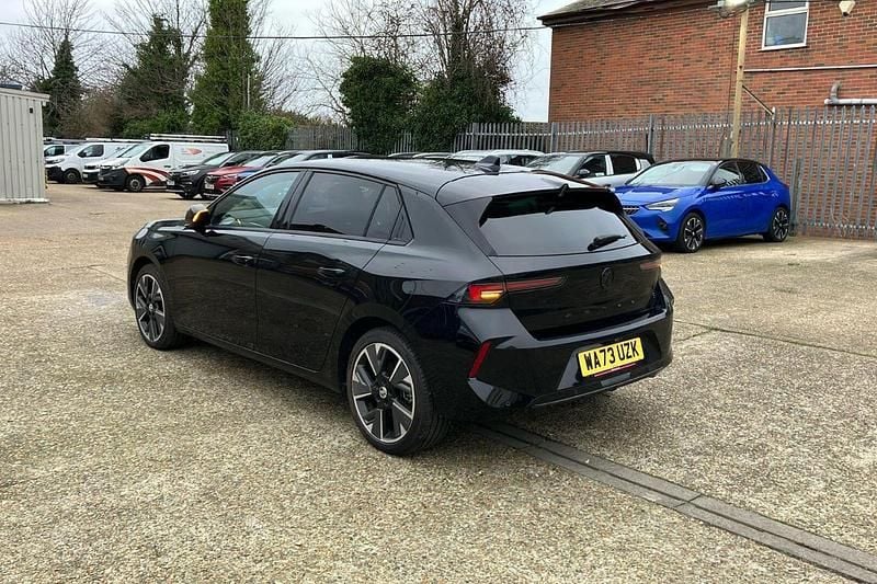 Black Used 2024 Vauxhall Astra Hatchback | £17,235 (Good price) - Image 1/3