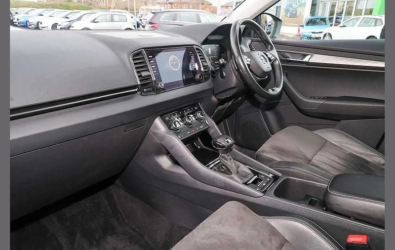 Used Skoda Karoq SE L 147 HP (108 kW) 2023 Petrol blue metallic SUV