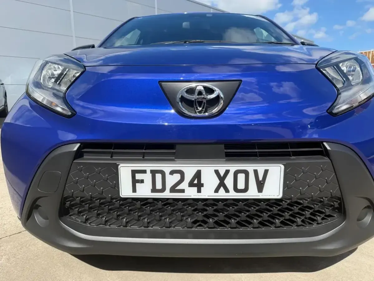 Used Toyota Aygo PURE 71 HP (52 kW) 2024 Blue