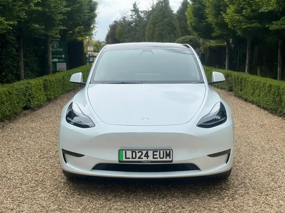 Used Tesla Model Y Long Range AWD 378 kW (514 HP) 2024 White SUV