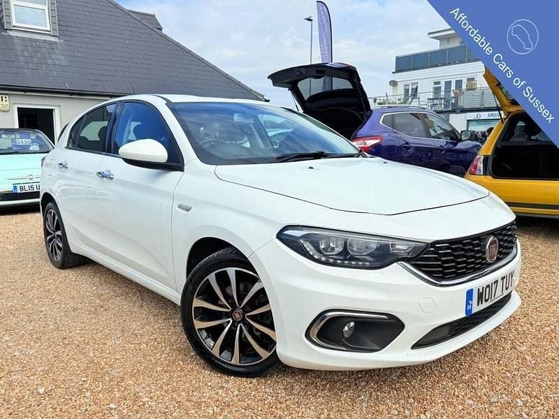 White Used 2017 Fiat Tipo Lounge Hatchback | £5,995 (Fair price) - Image 1/3