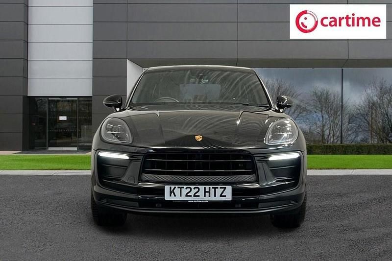 Used Porsche Macan 265 HP (194 kW) 2022 Black SUV