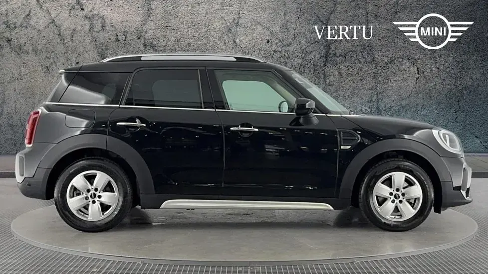 Used Mini Cooper Countryman Classic 134 HP (98 kW) 2022 Black SUV