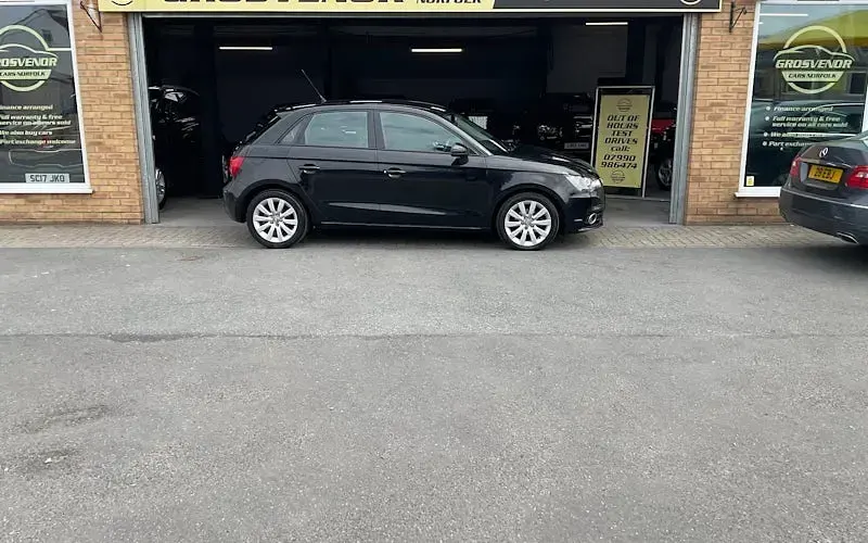 Usado Audi A1 Sportback Sport 86 HP (63 kW) 2013 Preto Citadino