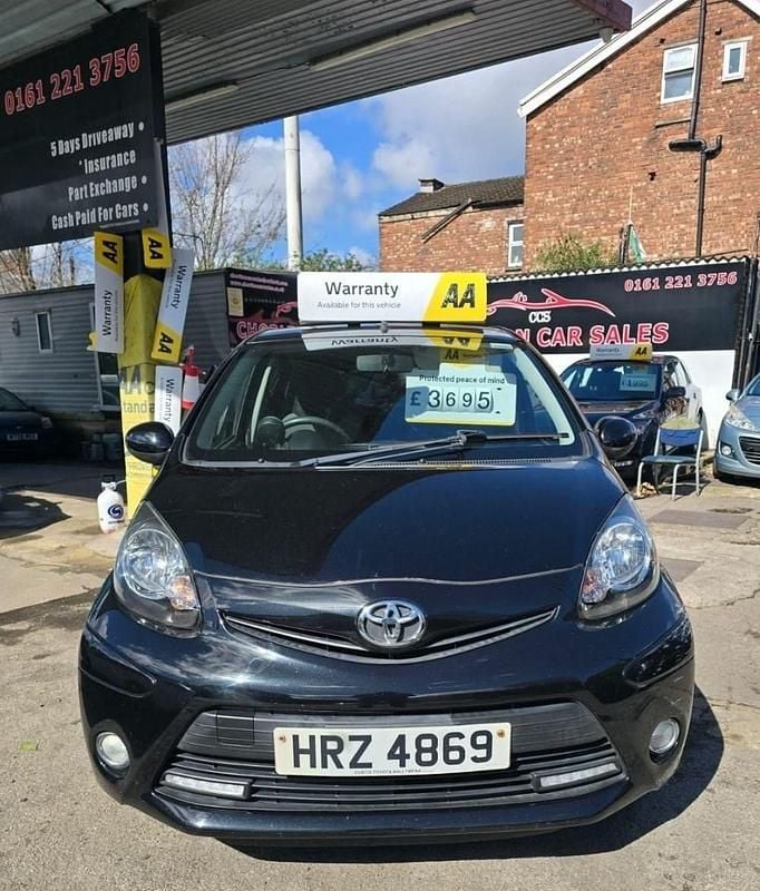 Usado Toyota Aygo 68 HP (50 kW) 2014 Preto Citadino