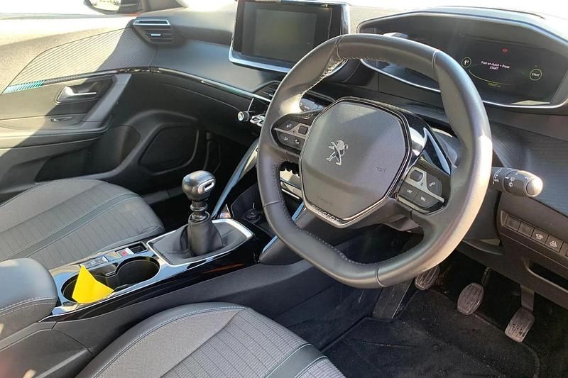 Used Peugeot 2008 Allure Premium 110 HP (80 kW) 2021 Orange SUV