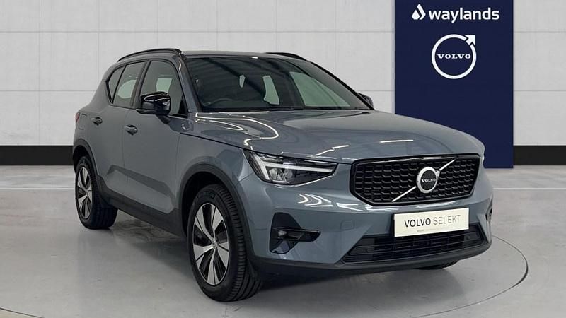 Grey Used 2023 Volvo XC40 Plus SUV | £26,301 (Good price) - Image 1/4