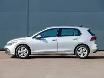 Używany VW Golf VIII Life 130 KM (95 kW) 2020 Srebrny Hatchback