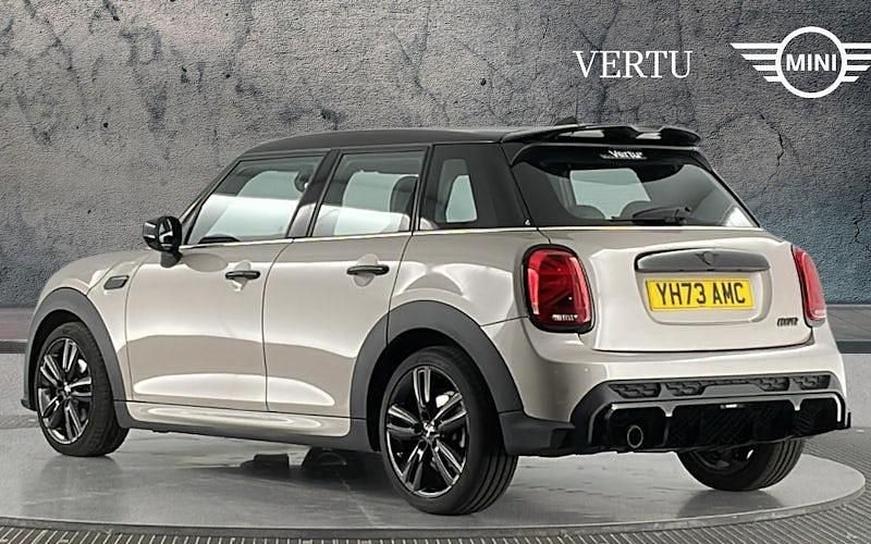 Usado Mini Cooper Premium 136 CV (100 kW) 2022 Gris Utilitario