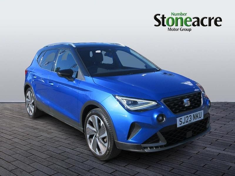 Blue Used 2023 Seat Arona FR SUV | £12,149 (Good price) - Image 1/4