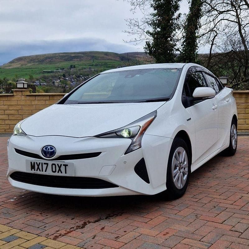 White Used 2023 Toyota Prius Hatchback | £7,950 (Fair price) - Image 1/4