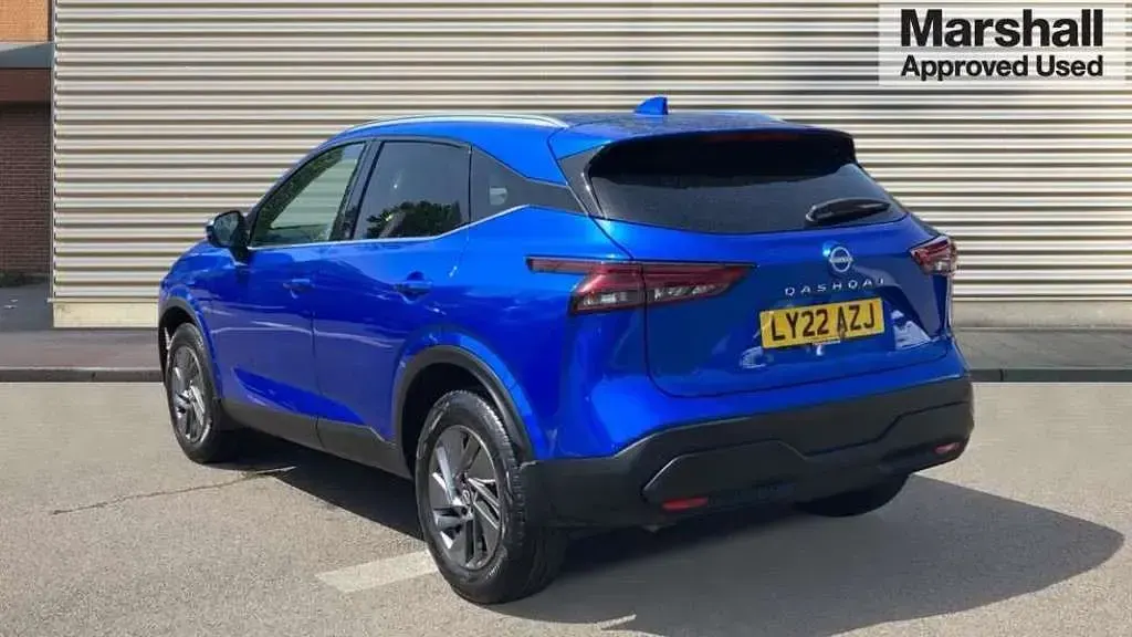 Used Nissan Qashqai Acenta Premium 138 HP (101 kW) 2022 Blue SUV