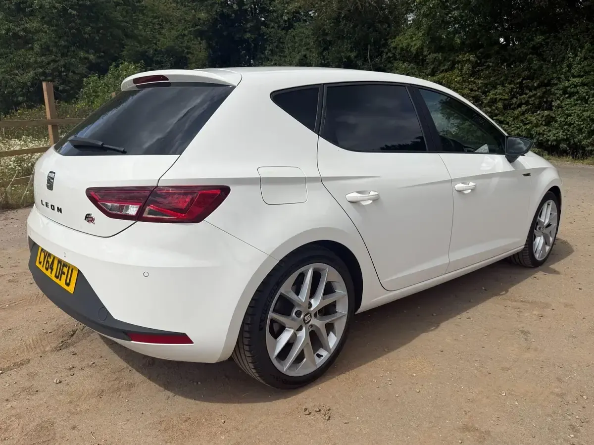 Used Seat Leon FR 2015 White Hatchback