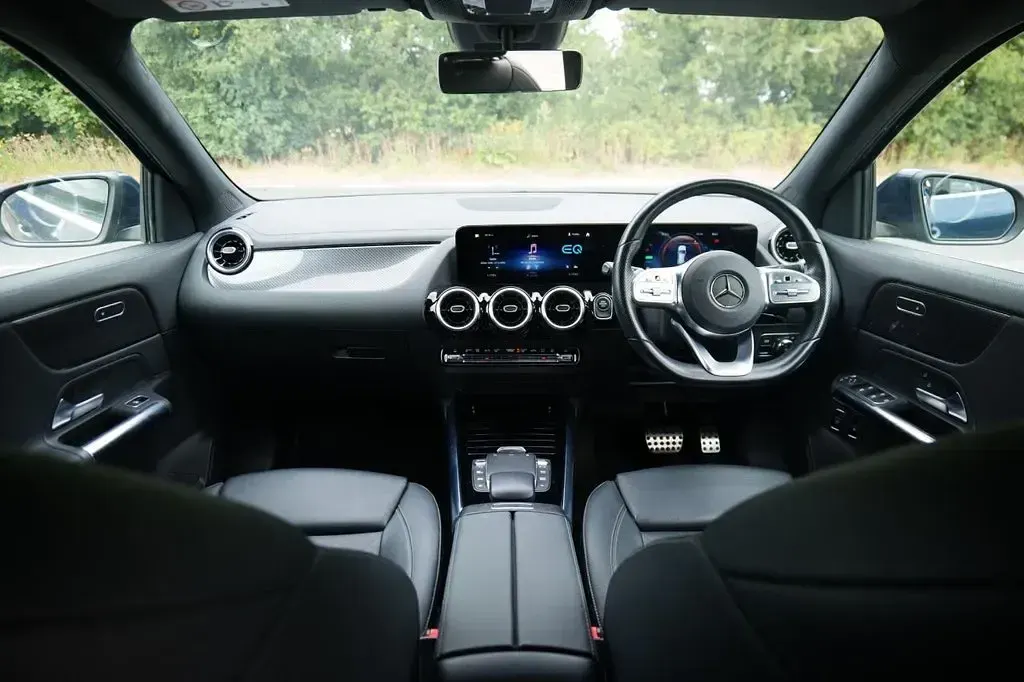 Used Mercedes GLA250 Exclusive 2021 Blue SUV