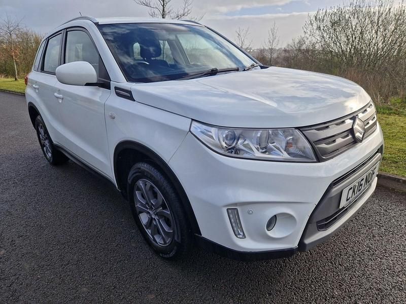 Used Suzuki Vitara SZ4 120 HP (88 kW) 2016 White SUV