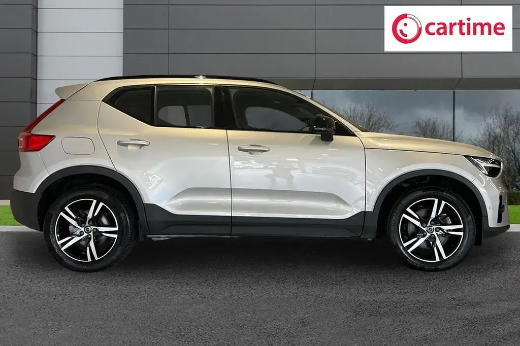 Used Volvo XC40 Plus 163 HP (119 kW) 2023 Silver SUV