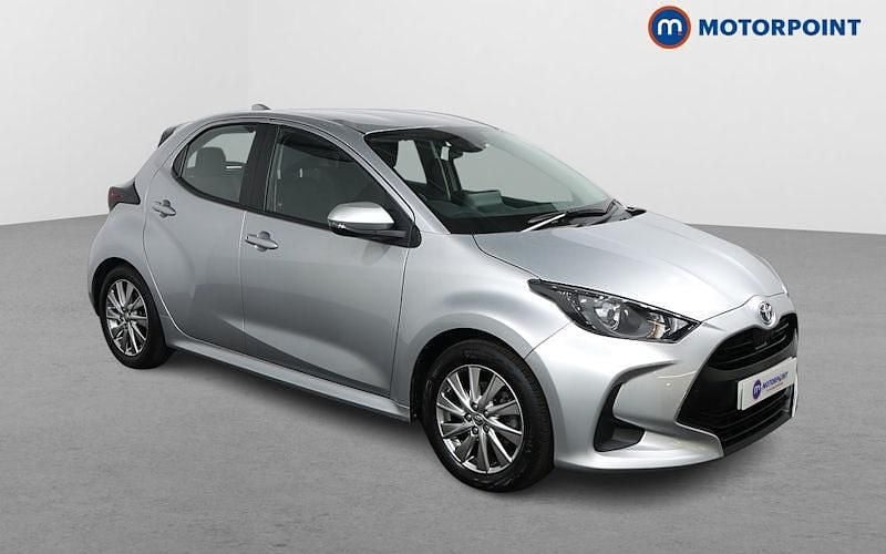 Used 2025 Toyota Yaris Hybrid Hatchback | £15,999 (Super price) - Image 1/4