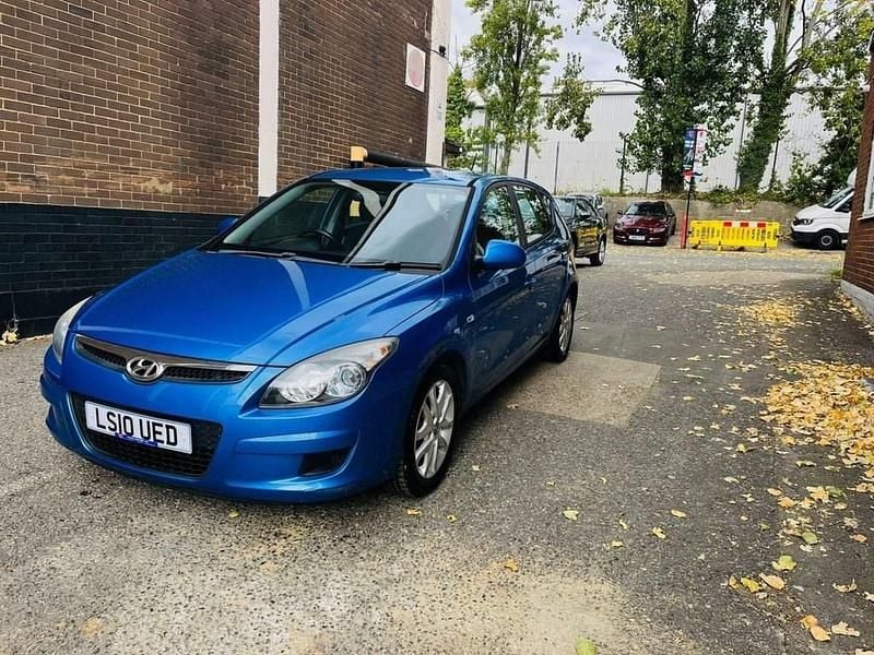 Blue Used 2010 Hyundai i30 Comfort Hatchback | £1,300 (Good price) - Image 1/4