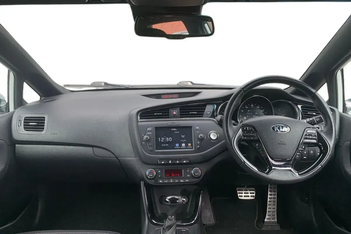 Used Kia Ceed GT-Line S 136 HP (100 kW) 2018 White Hatchback