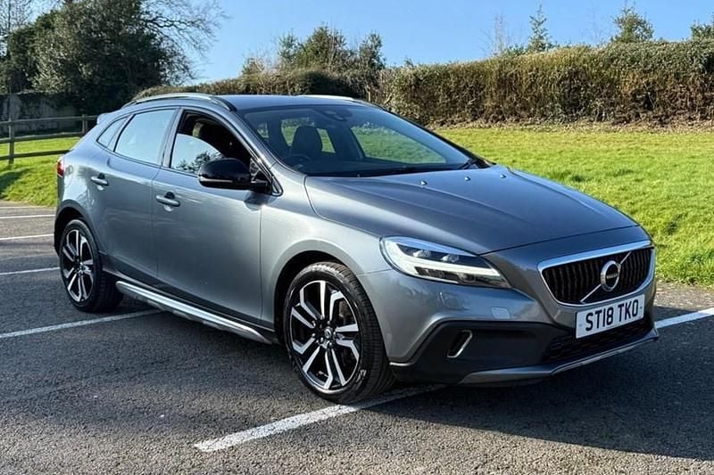 Usado Volvo V40 CC Pro 152 HP (111 kW) 2018 Carrinha