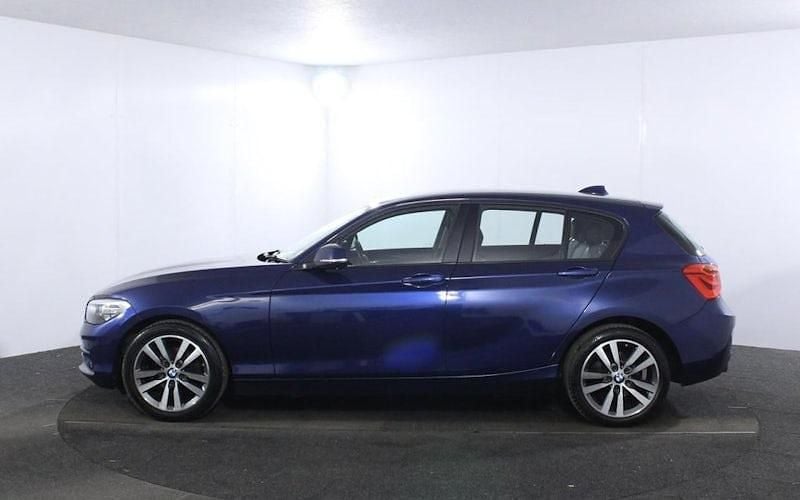 Used BMW 118 Sport Line 136 HP (100 kW) 2019 Blue Hatchback