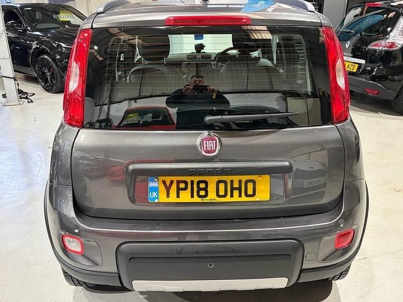 Usado Fiat Panda 4x4 S 85 HP (62 kW) 2018 Cinzento Citadino