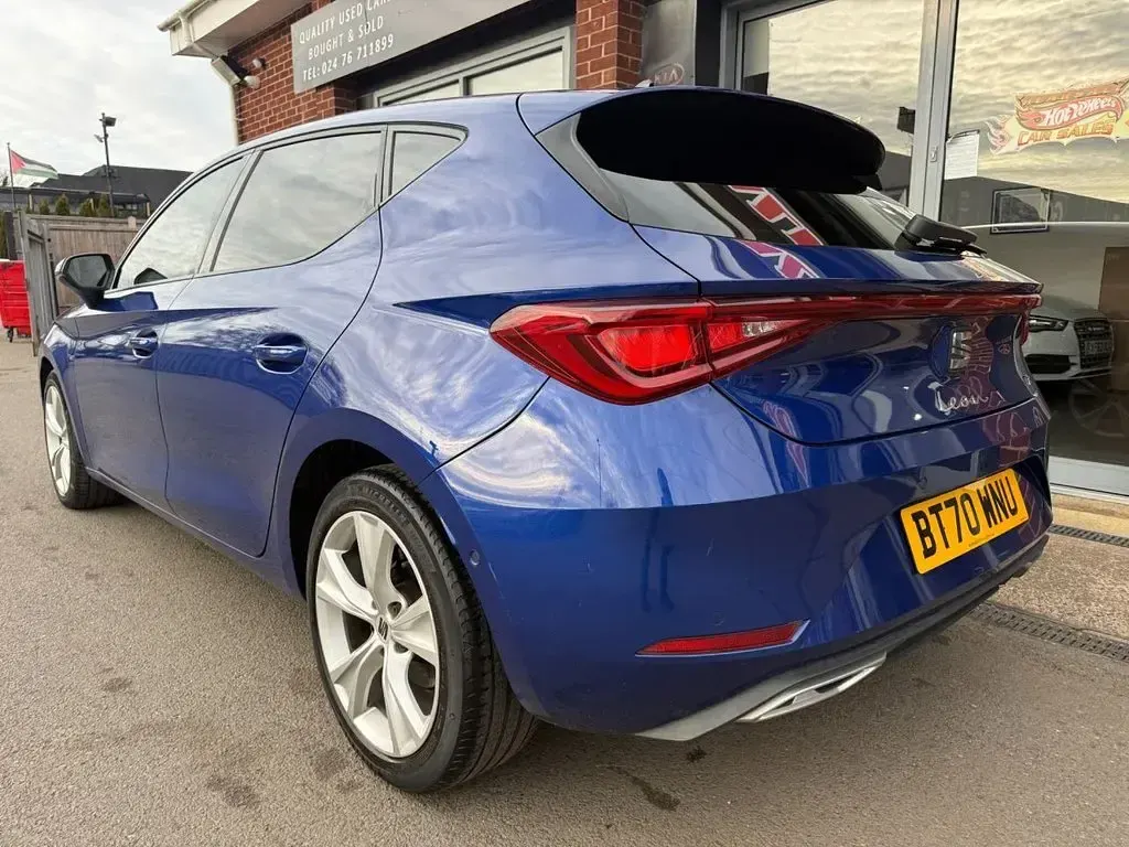 Used Seat Leon FR 130 HP (95 kW) 2020 Blue Hatchback