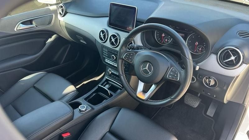 Used Mercedes B200 Premium 136 HP (100 kW) 2015 Cirrus white MPV