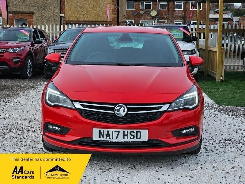 Used Vauxhall Astra Elite 136 HP (100 kW) 2017 Red Hatchback