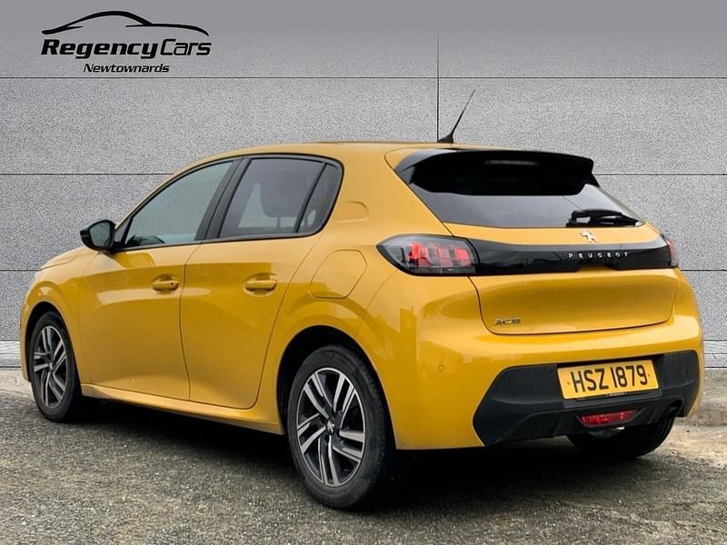 Used Peugeot 208 Active+ 74 HP (54 kW) 2023 Yellow Hatchback