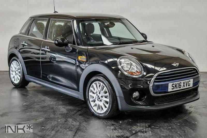 Black Used 2016 Mini Cooper Hatch Hatchback | £7,150 (Good price) - Image 1/4