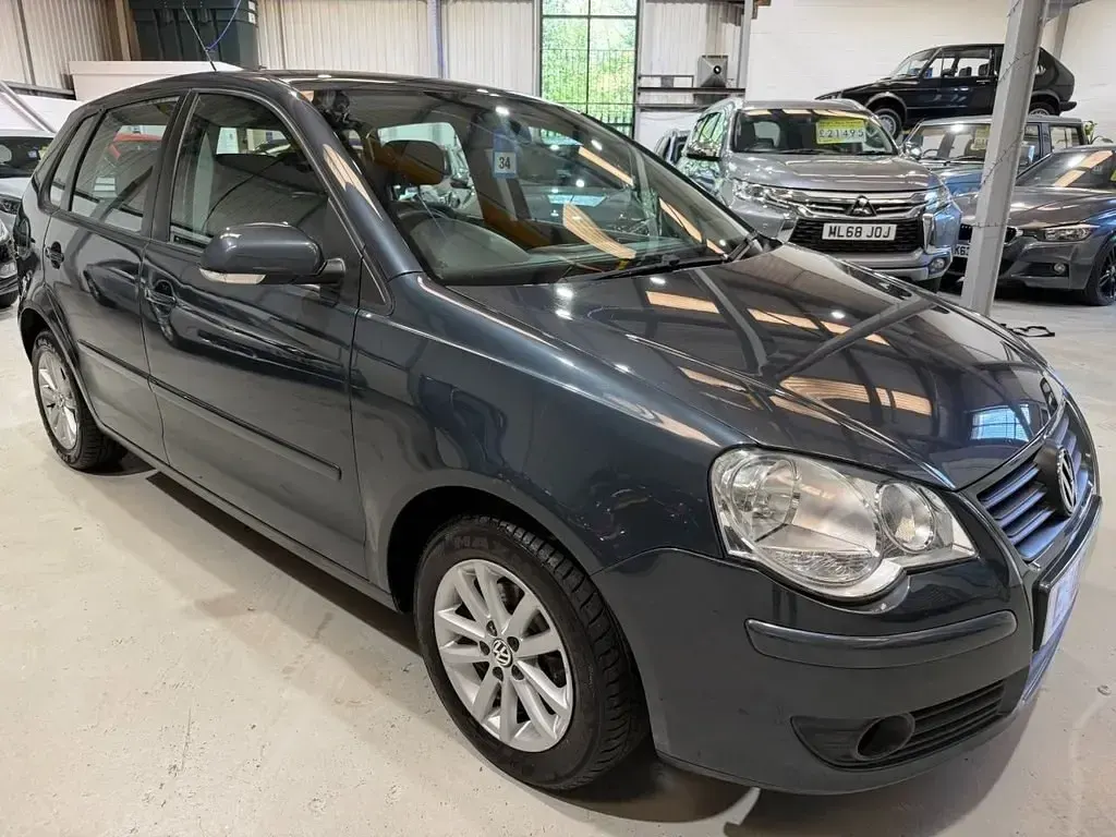 Begagnad VW Polo S 75 HK (55 kW) 2007 Grå Halvkombi