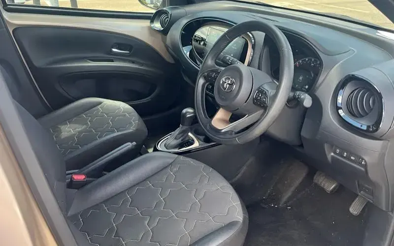 Used Toyota Aygo X 72 HP (52 kW) 2022 Beige SUV