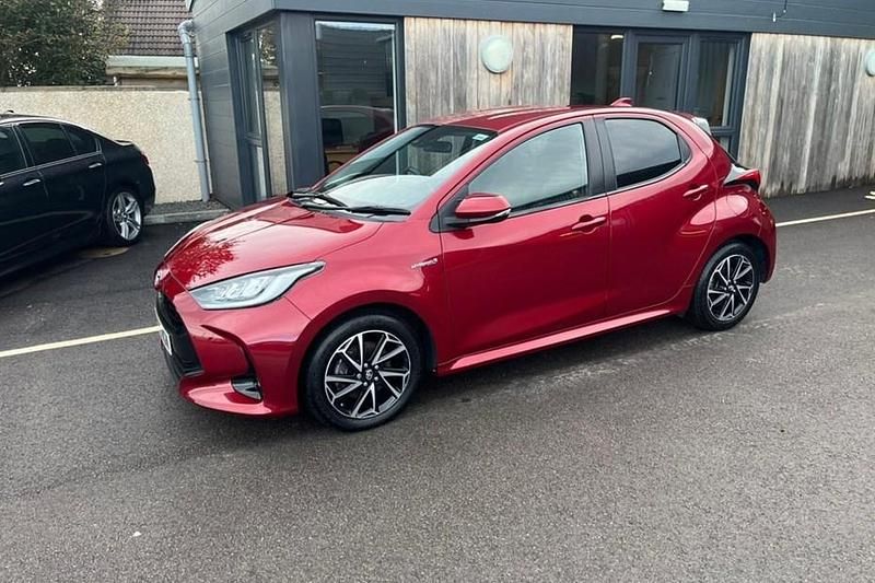 Used Toyota Yaris Hybrid Design 116 HP (85 kW) 2020